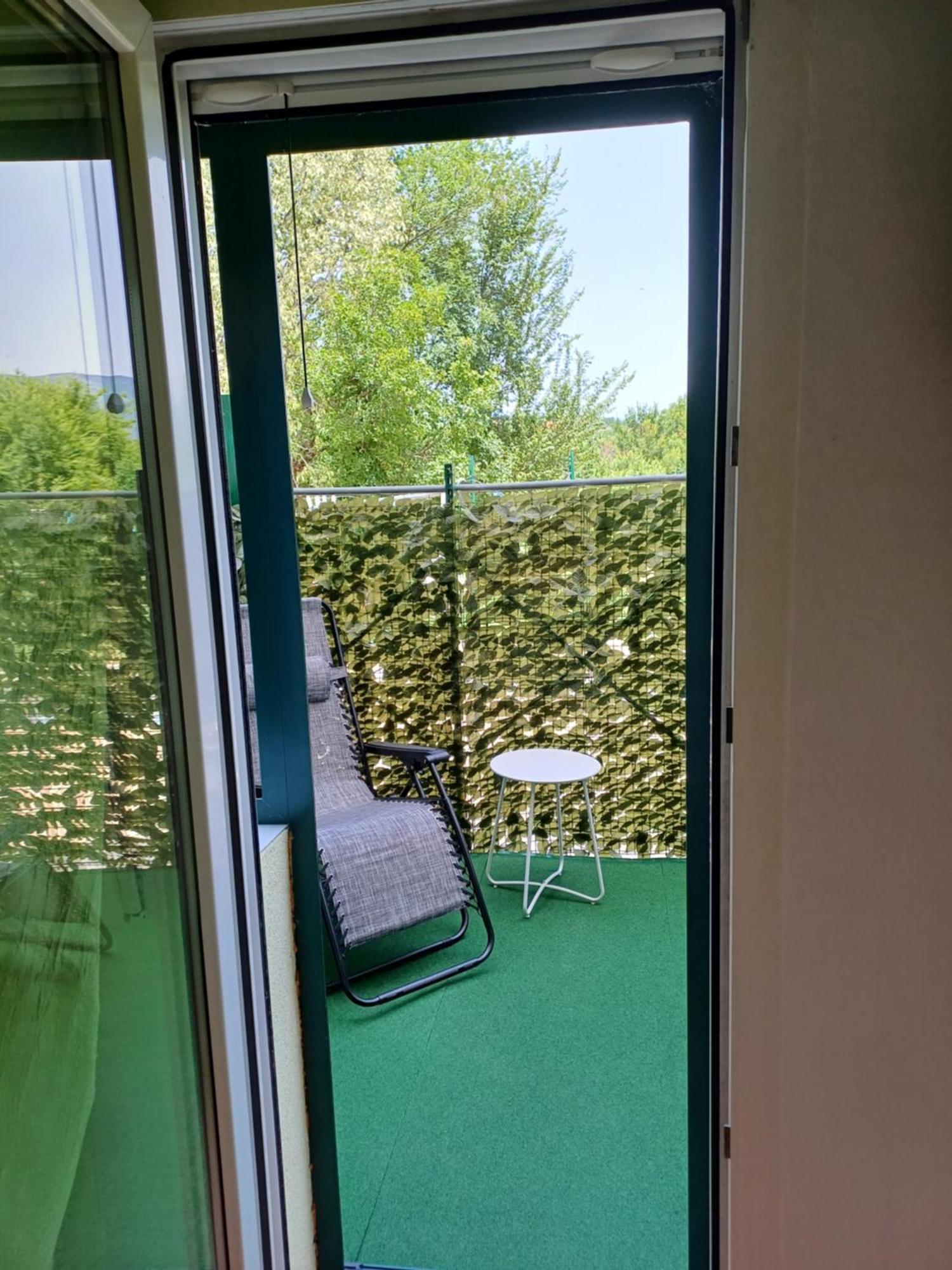 Guest House Slatki Snovi Knin Exterior foto